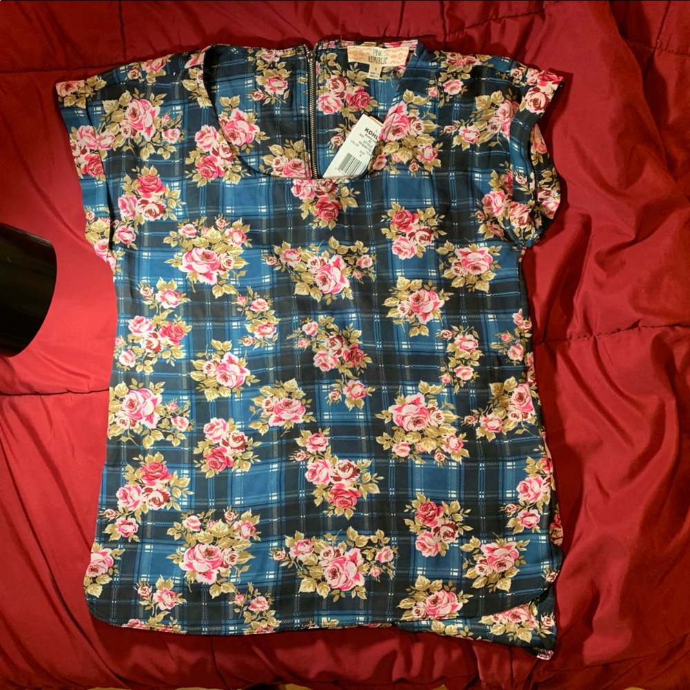 Pink Republic Teal Rose Top with Zipper Back